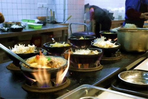 校园餐厅的网红小吃,舌尖上的校园美食盛宴