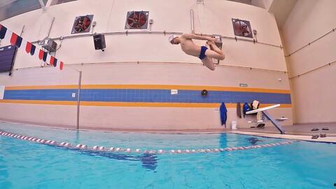 广东珠海网红游泳教练,水上魅力导师，引领健康潮流